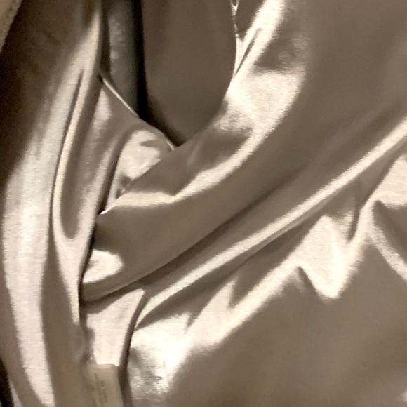 Universal Standard Trench Coat - Picture 7 of 11